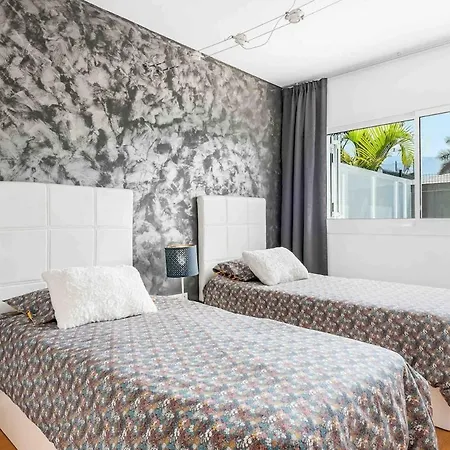 Ferienhaus Sara De Lujo Piscina Privada Climatizada